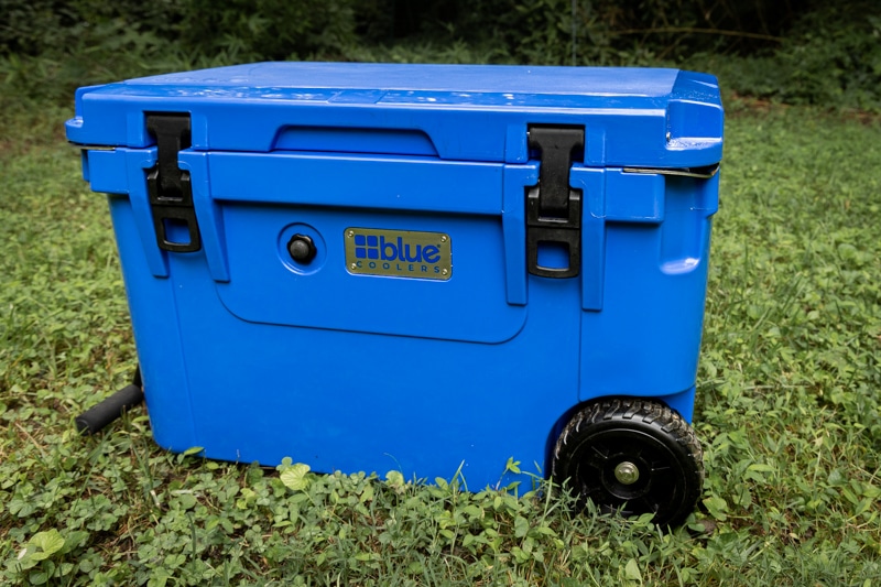 blue coolers 60 quart with wheels