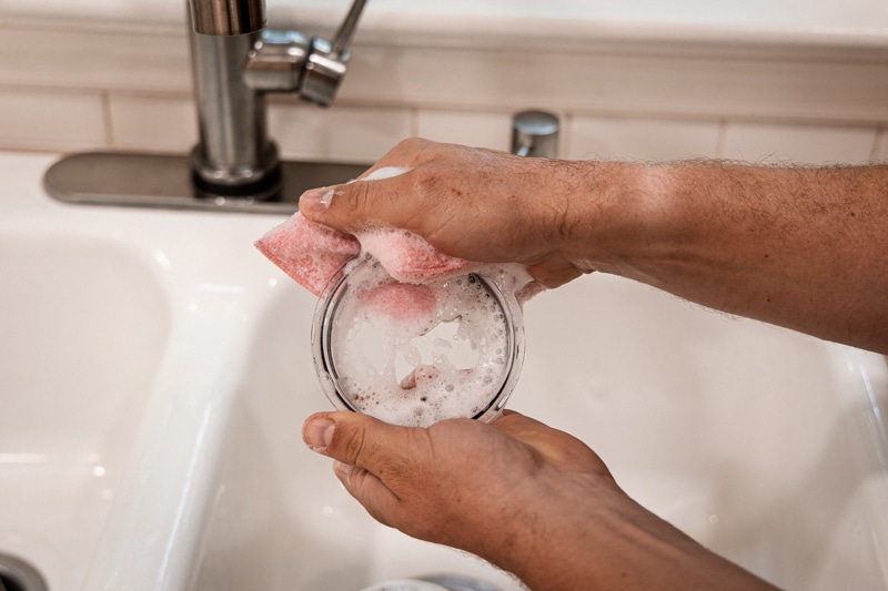 cleaning a yeti tumbler lid with soap